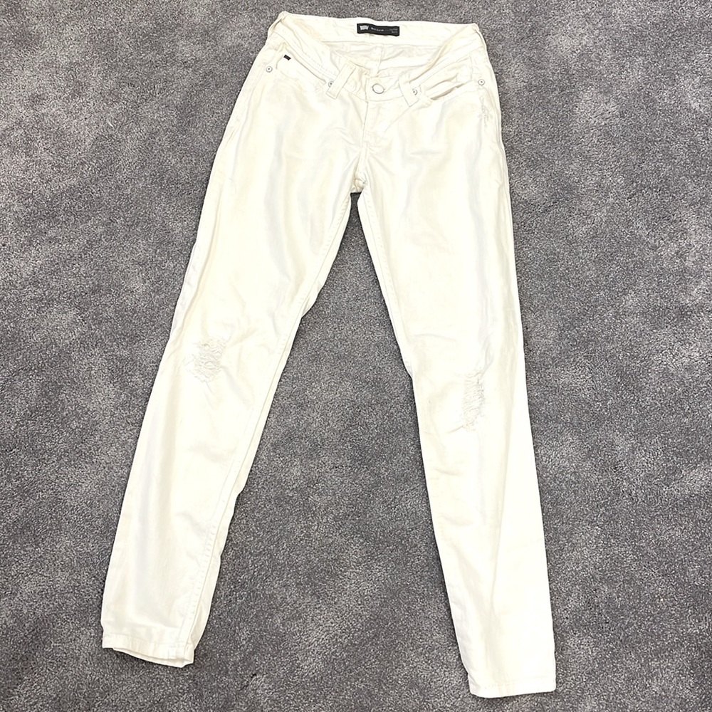 White LEVIS low rise skinny